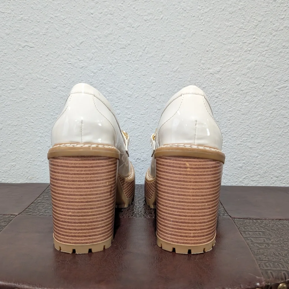 Madden Girl Ivory / Cream Platform Loafers with Gold Chain, Size 9